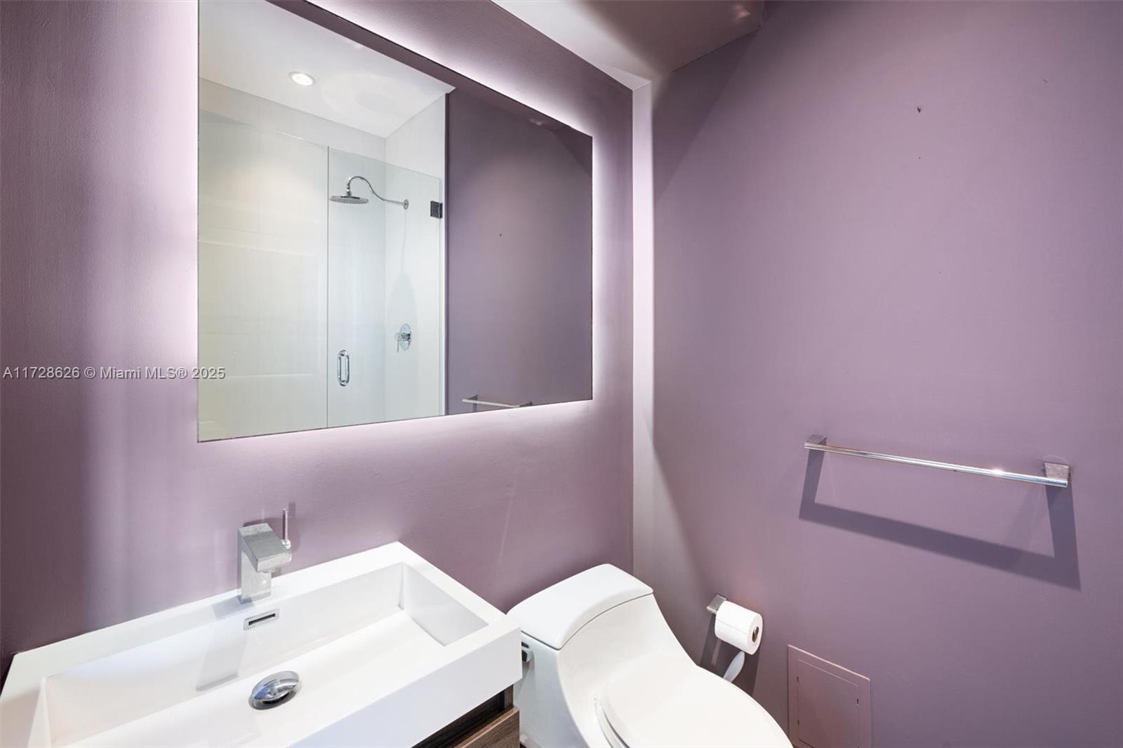 5601 Collins Ave # 5 Unit: PH-5