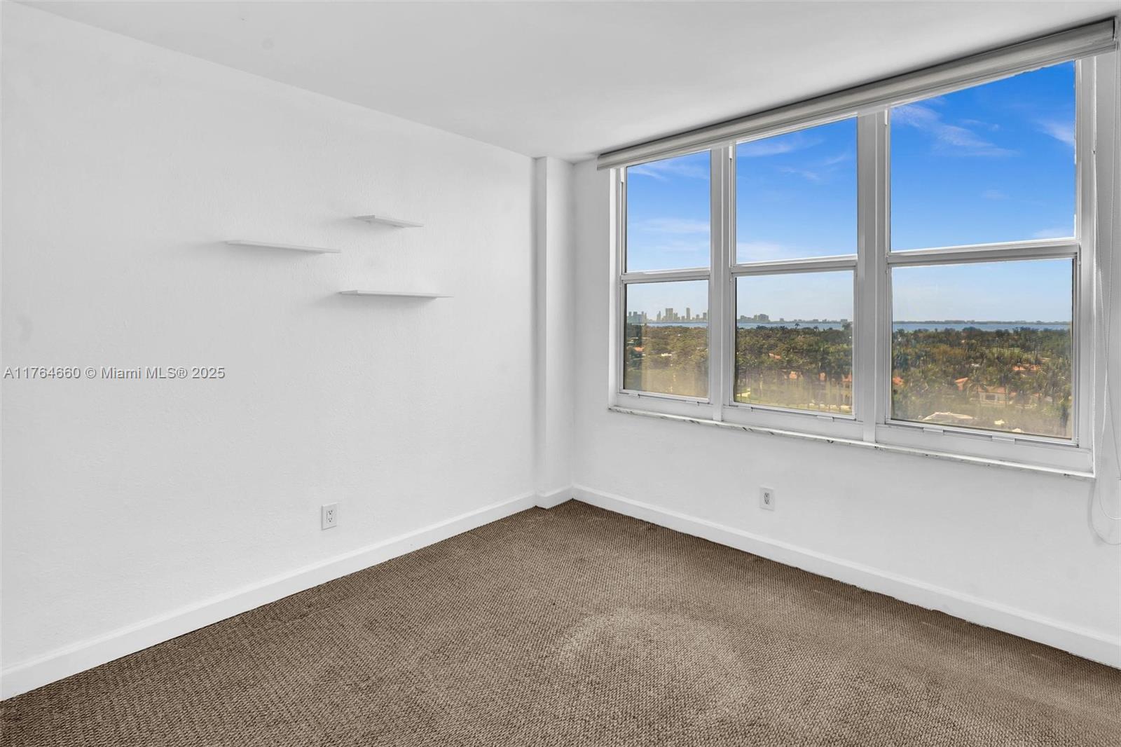 5600 Collins Ave # 10J