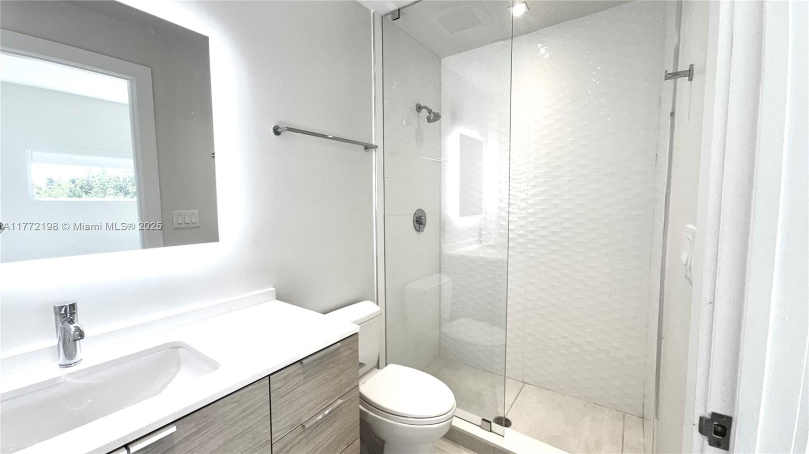 643 Jefferson Ave # 11