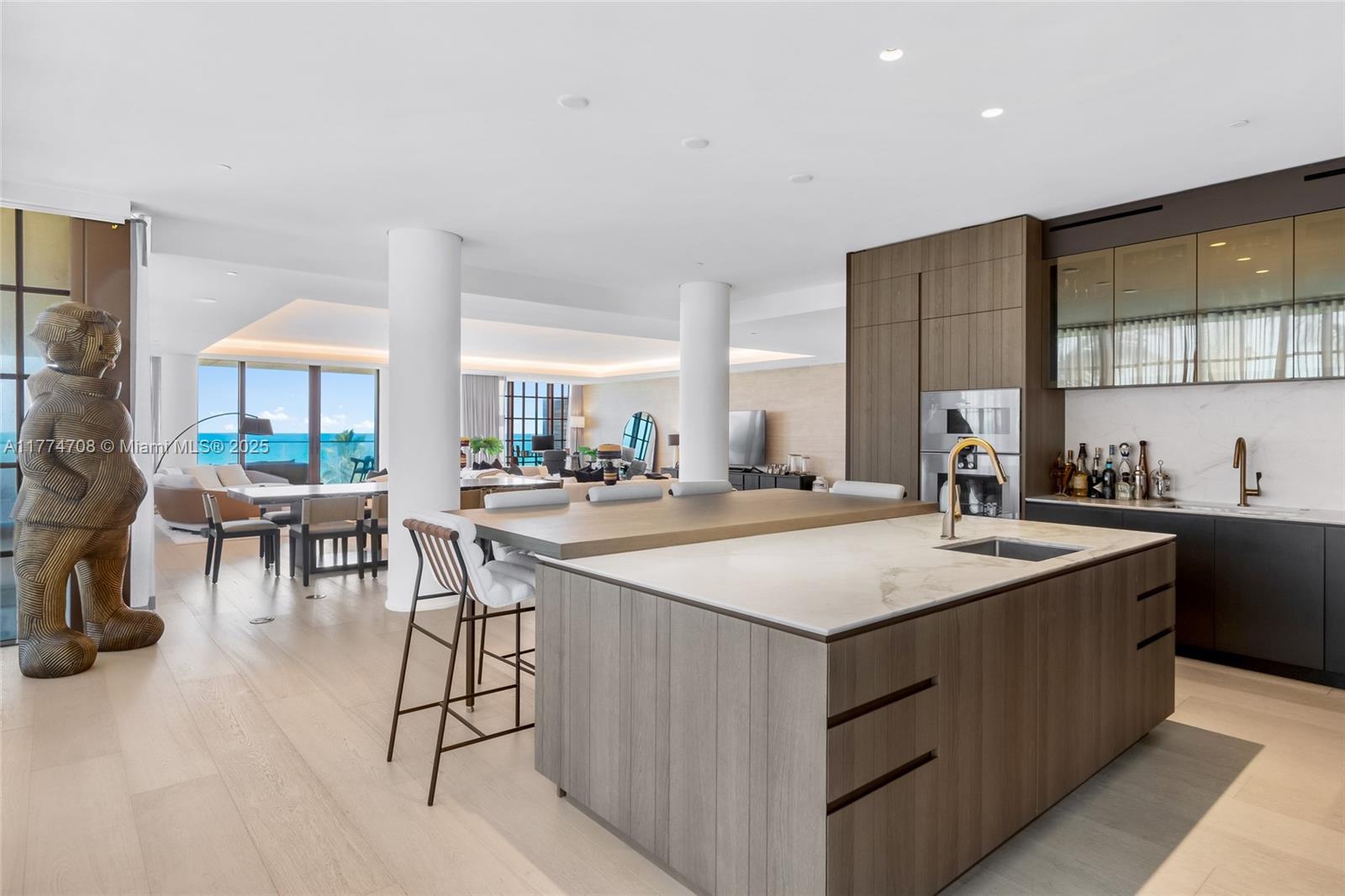 8955 Collins Ave # 301