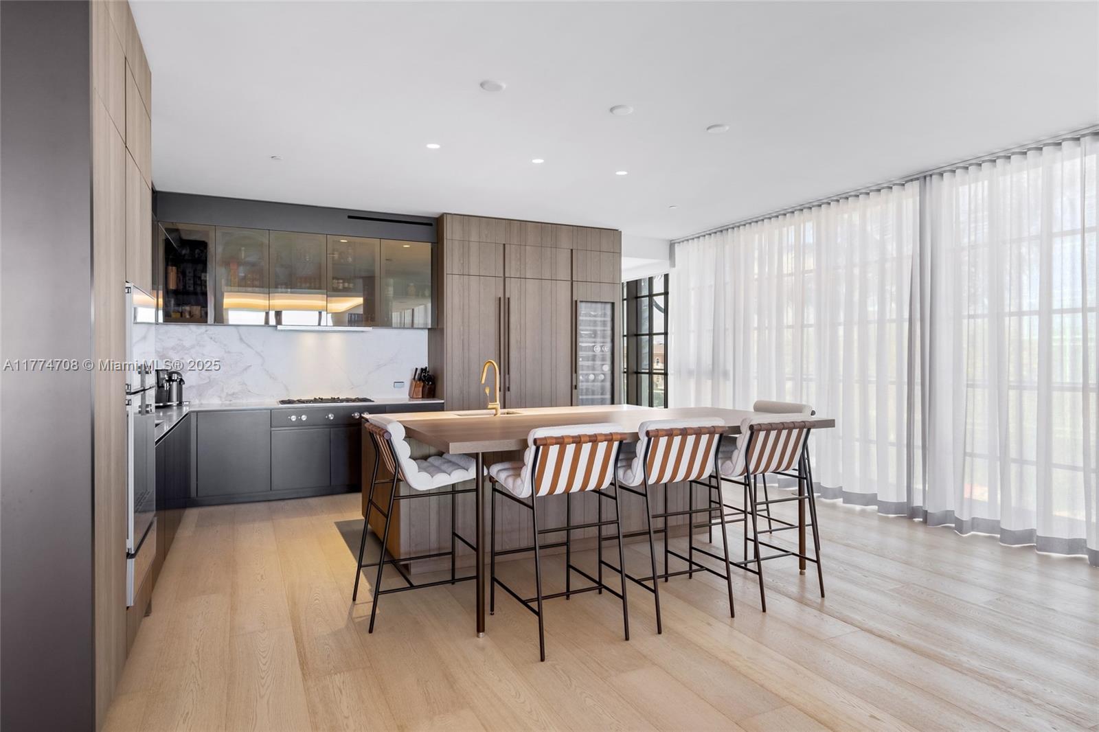 8955 Collins Ave # 301