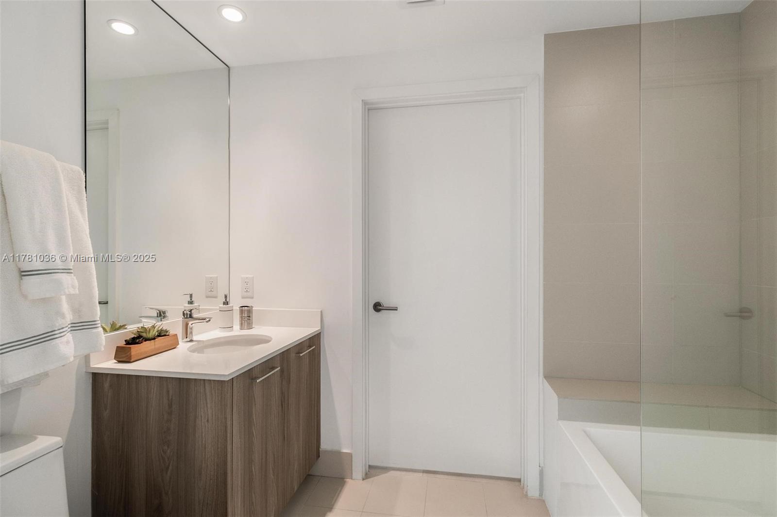 501 NE 31st St # 2410