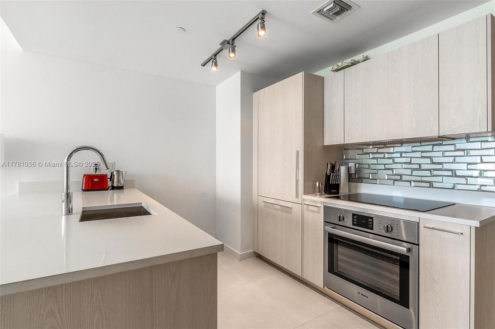 501 NE 31st St # 2410