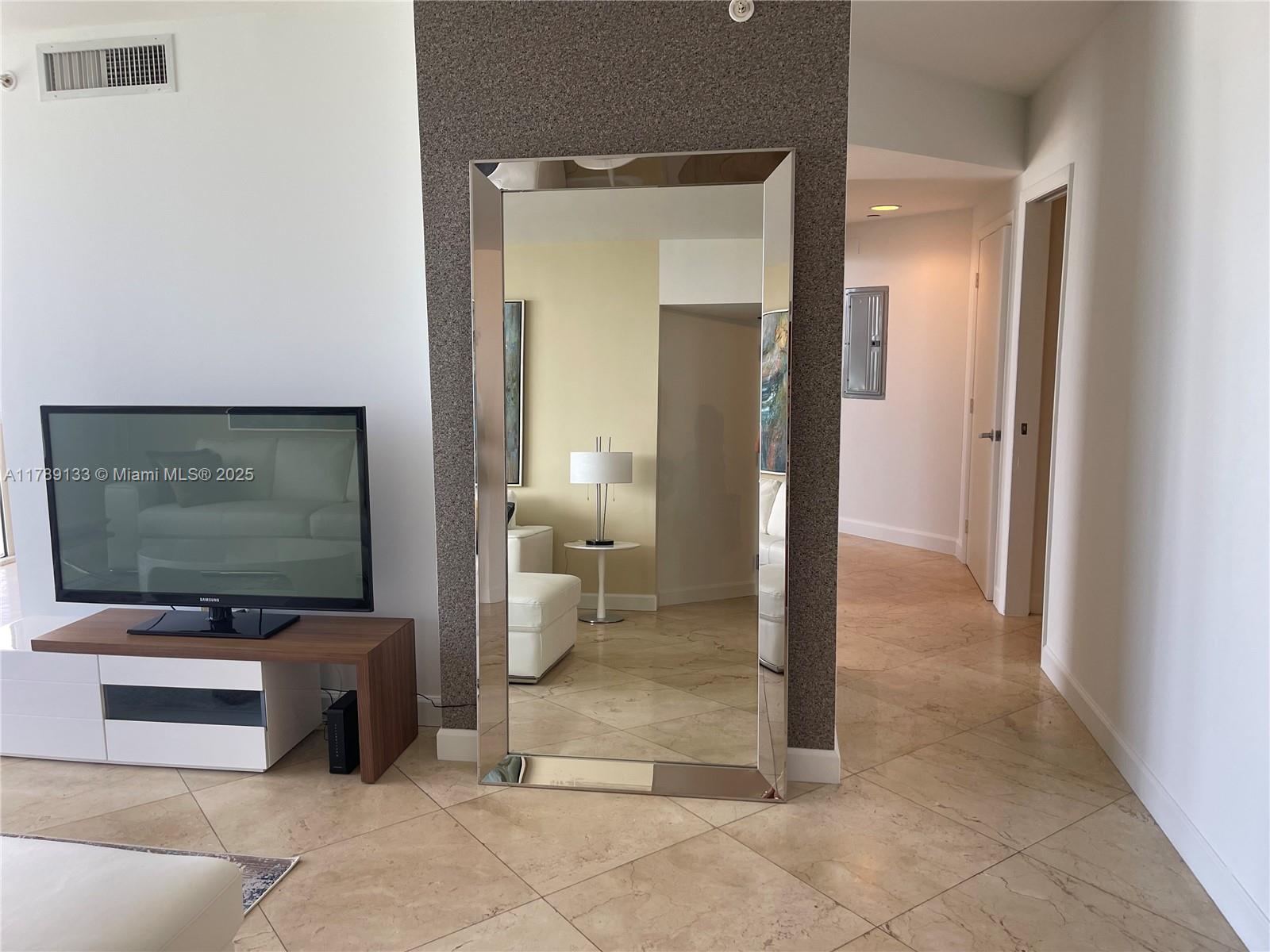 6365 Collins Ave # 3704