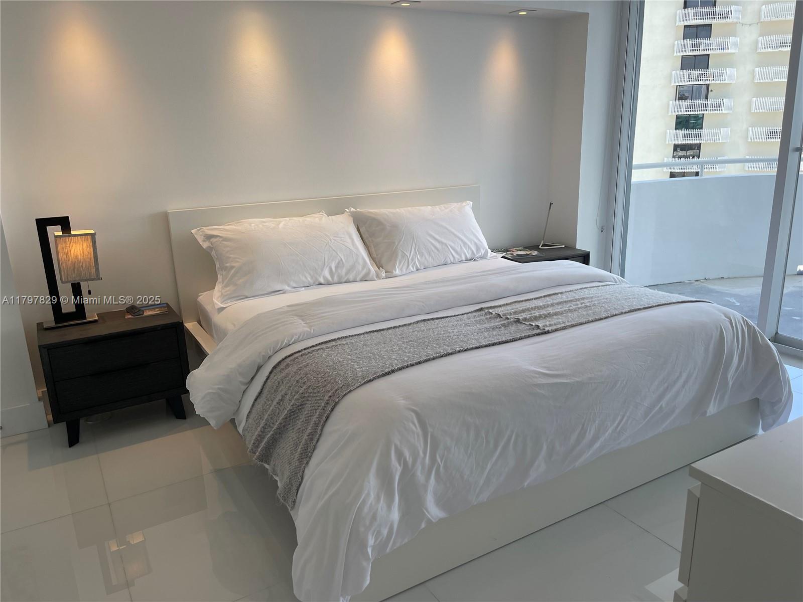 6301 Collins Ave # 1805