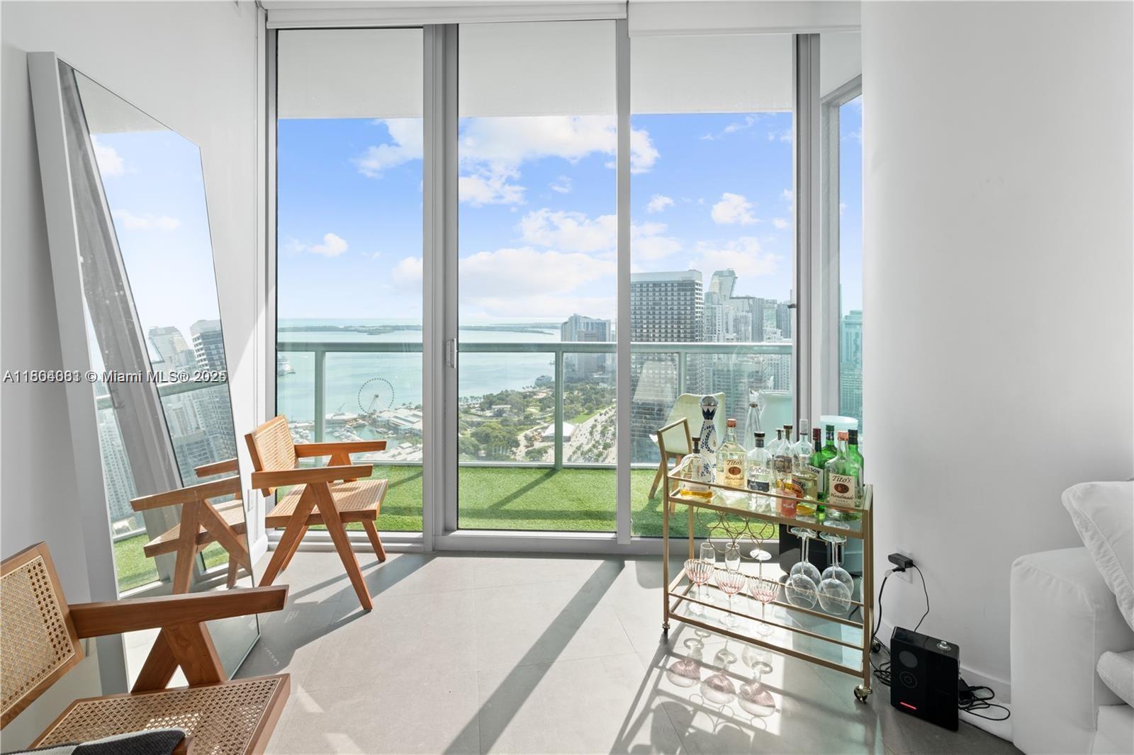 888 Biscayne Blvd # 4801