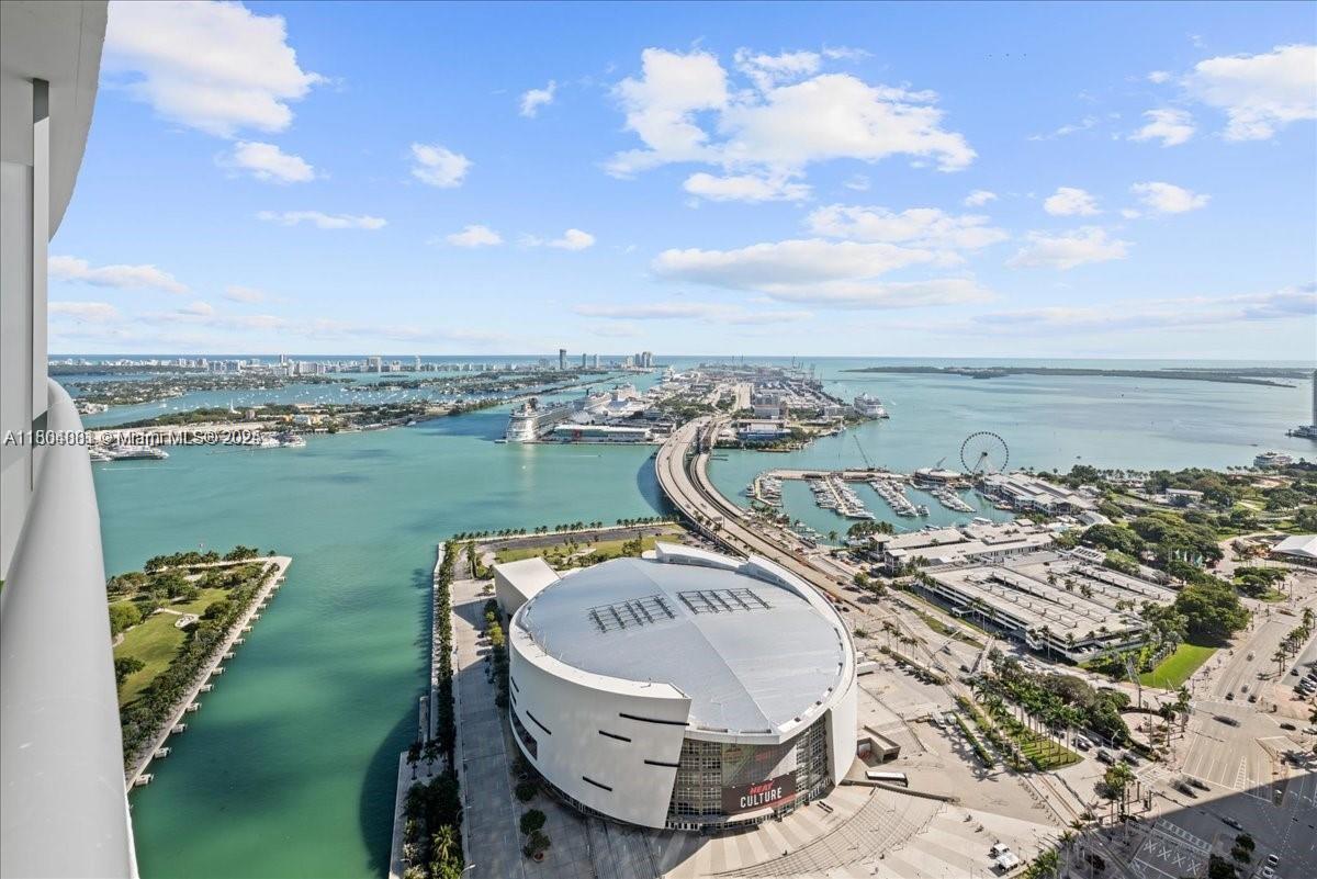 888 Biscayne Blvd # 4801