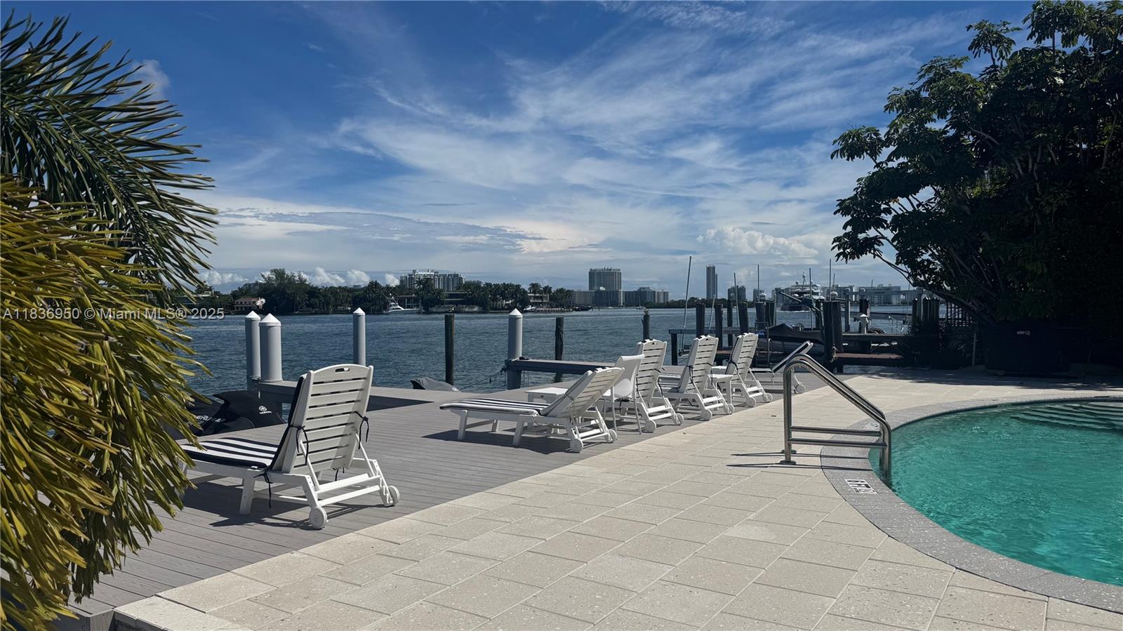 405 N Hibiscus Dr # 203