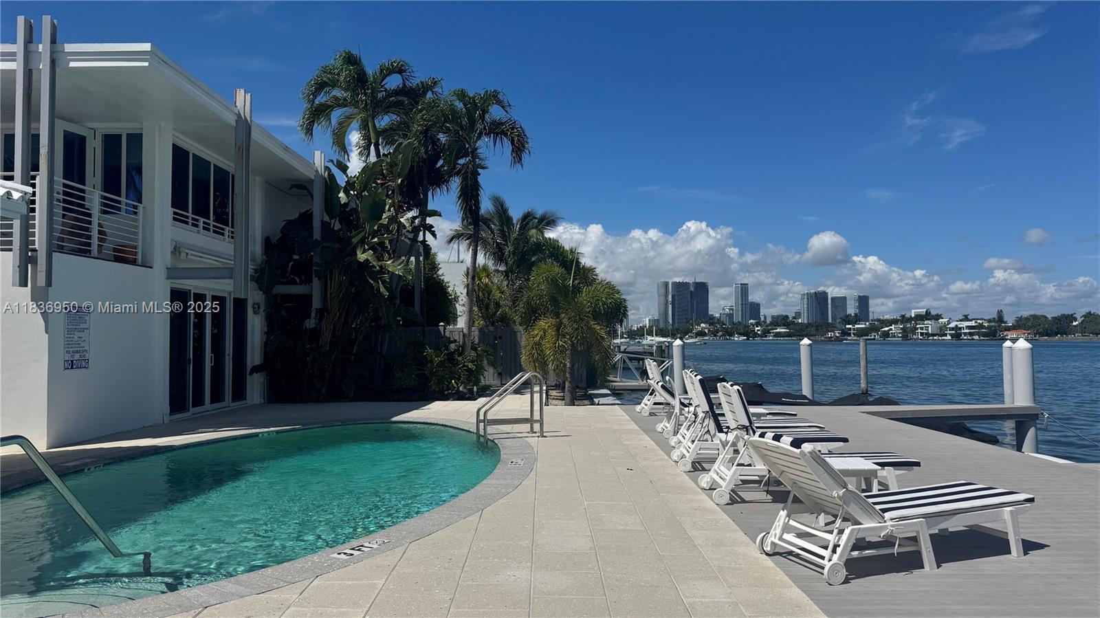 405 N Hibiscus Dr # 203