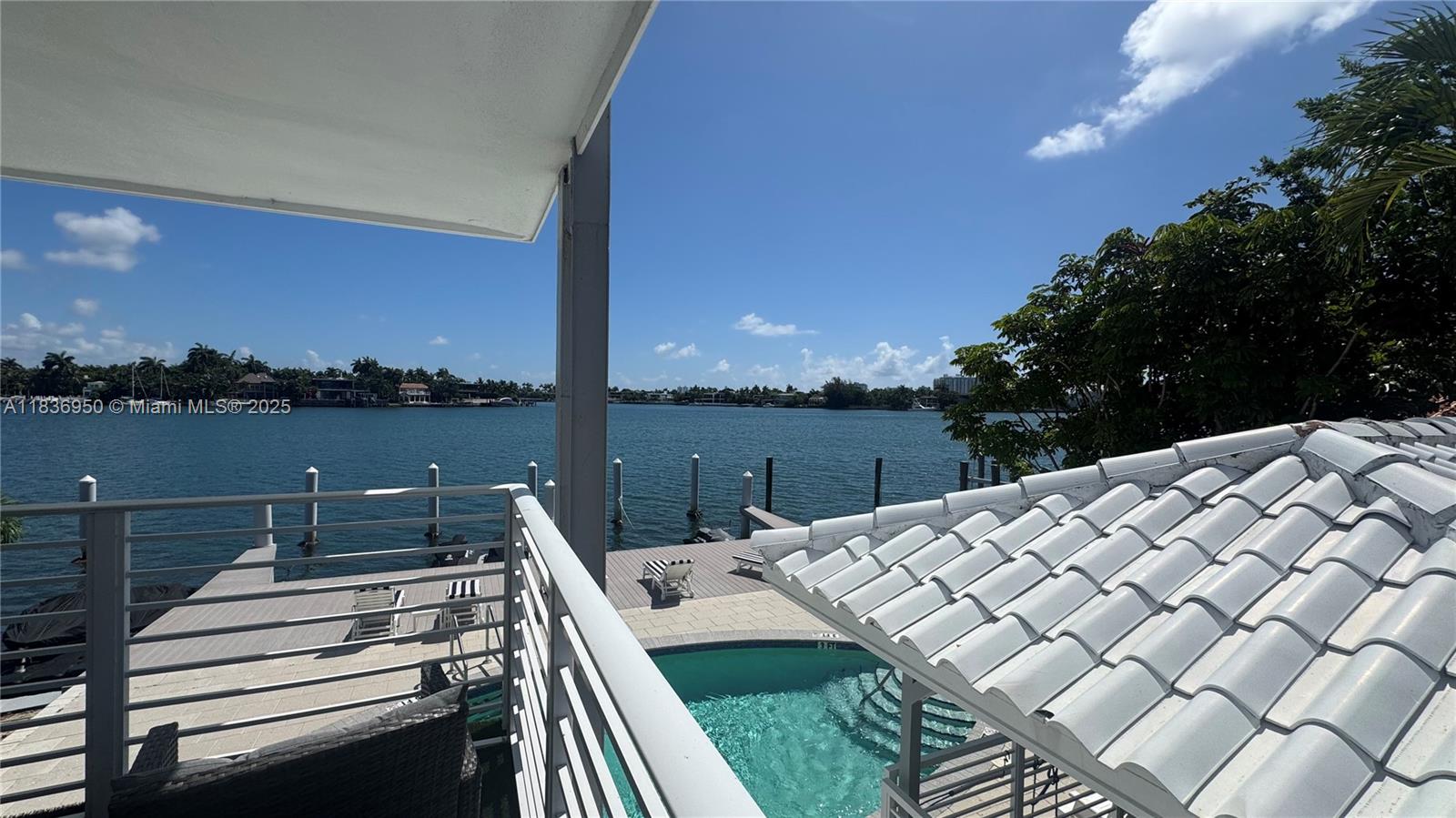 405 N Hibiscus Dr # 203