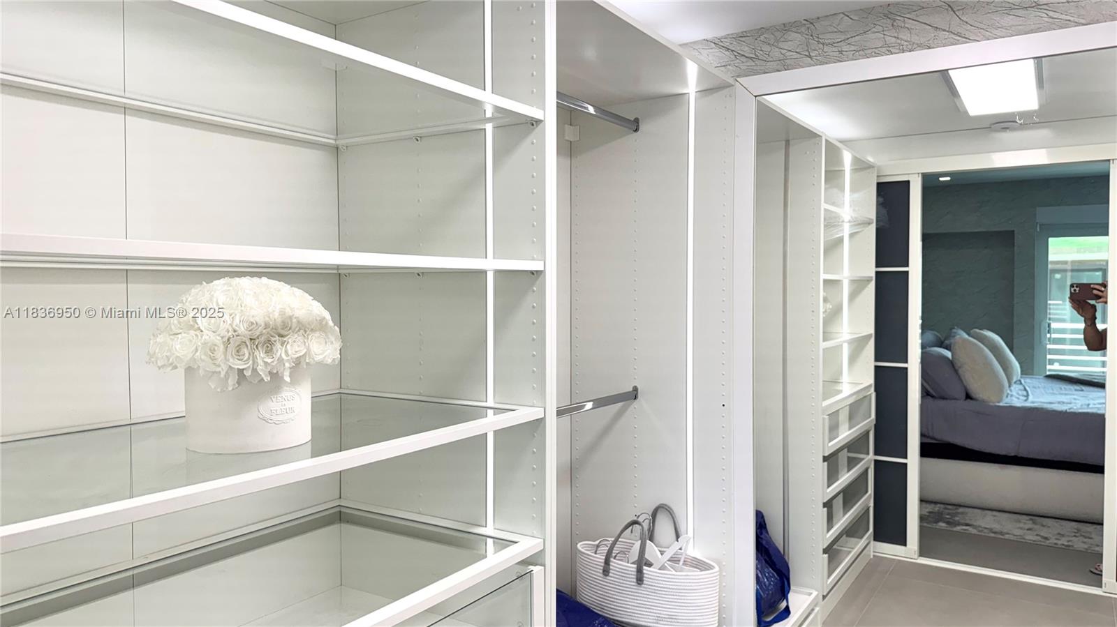 405 N Hibiscus Dr # 203