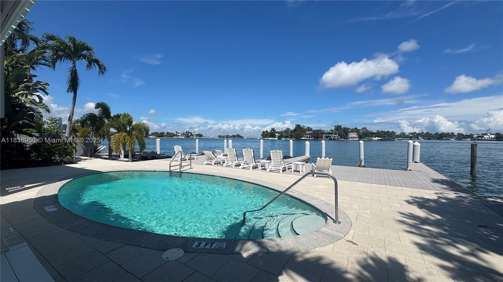 405 N Hibiscus Dr # 203