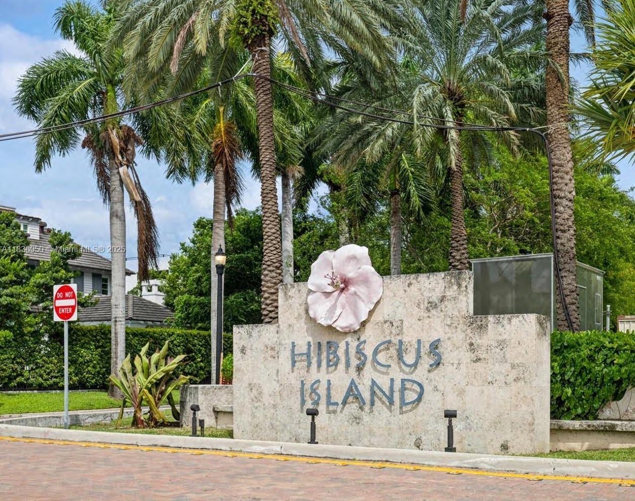 405 N Hibiscus Dr # 203