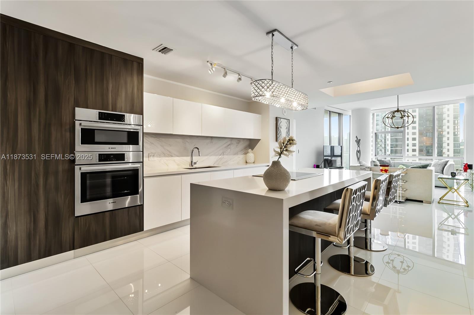 851 NE 1st Ave # 1611