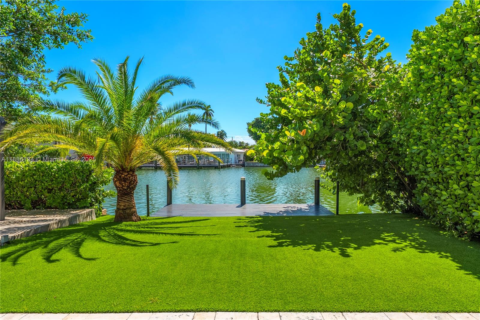 410 S Shore Dr