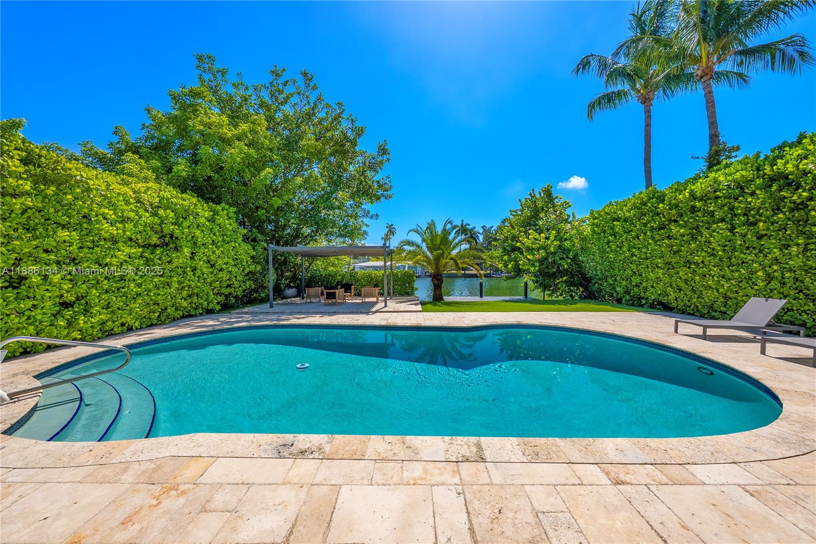 410 S Shore Dr