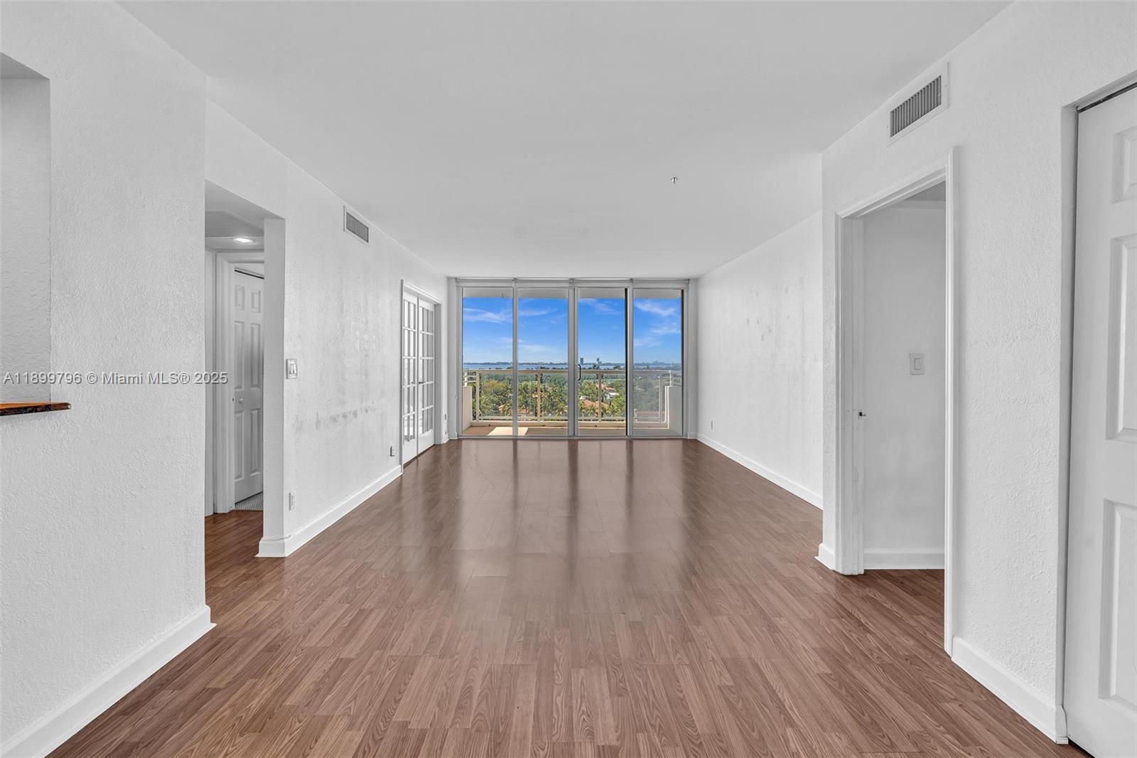 5600 Collins Ave # 10J