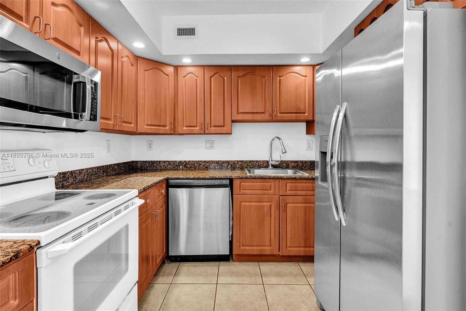 5600 Collins Ave # 10J