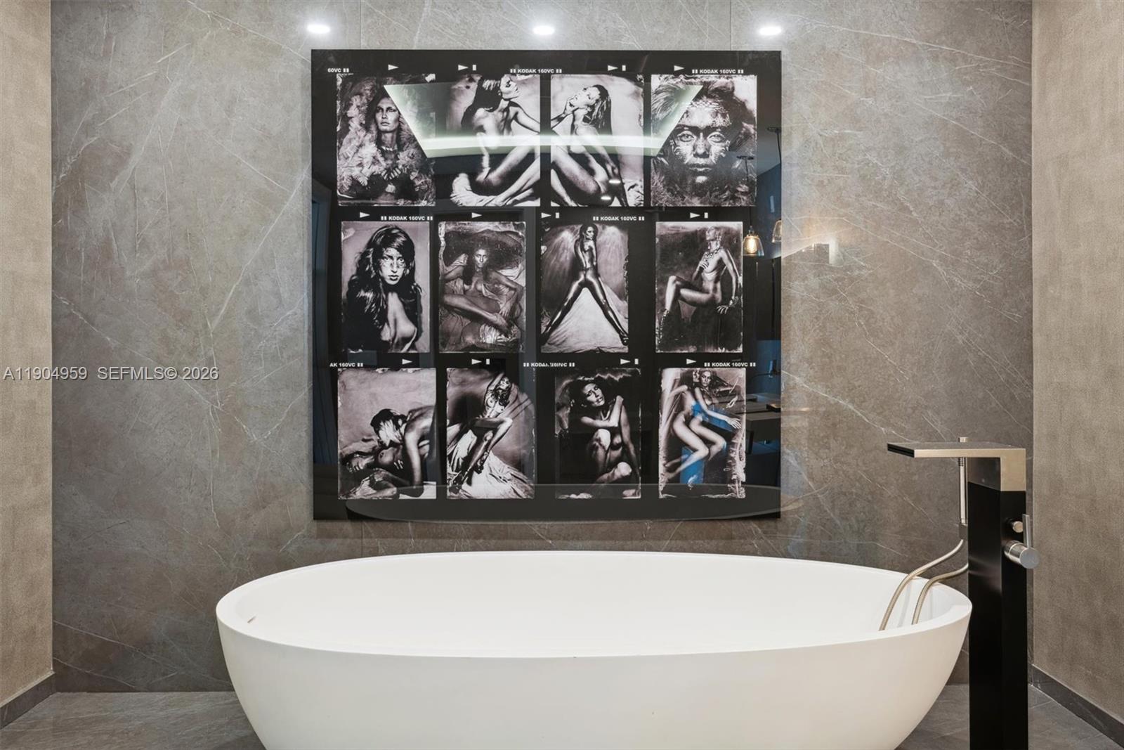 100 S Pointe Dr # 3203