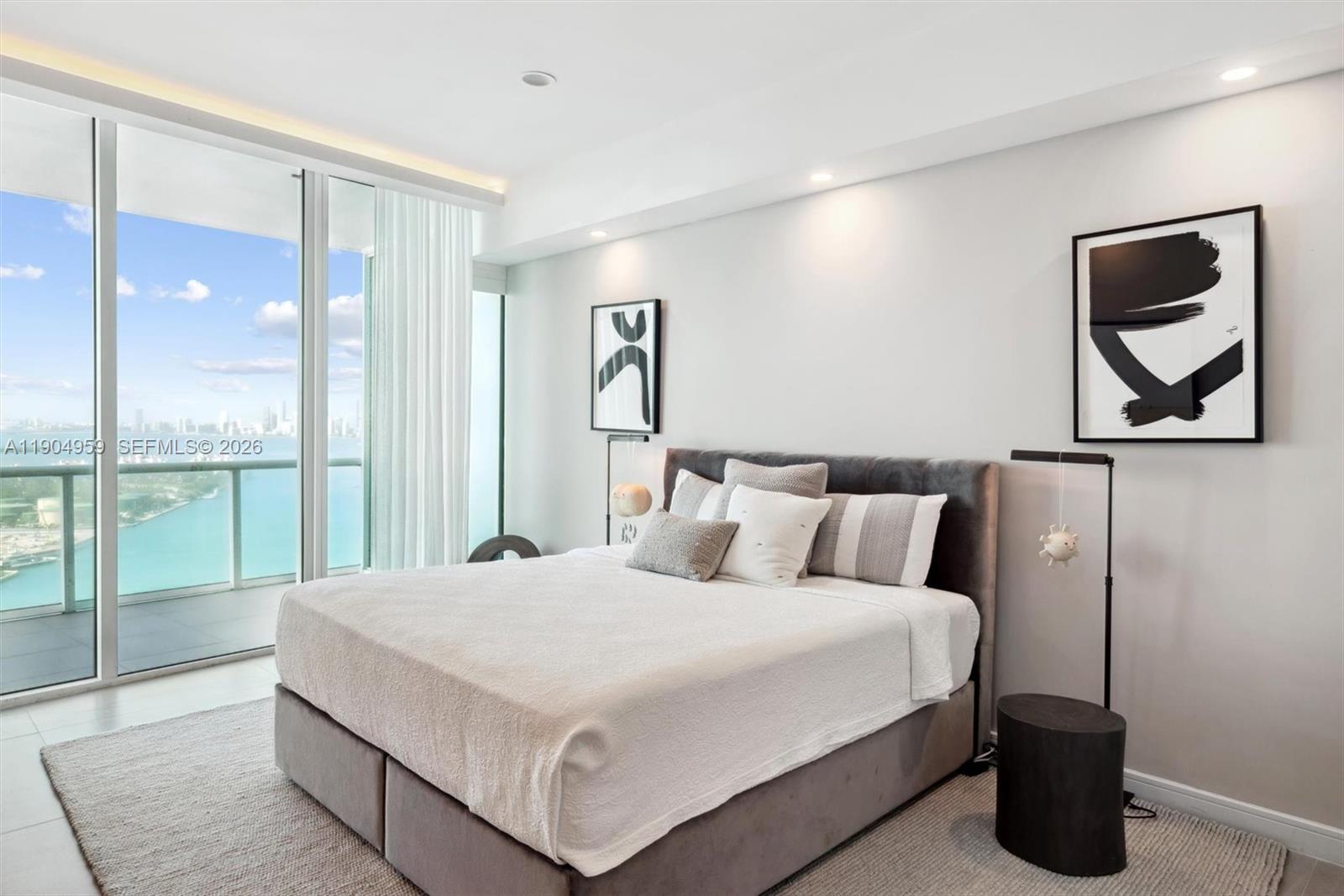 100 S Pointe Dr # 3203