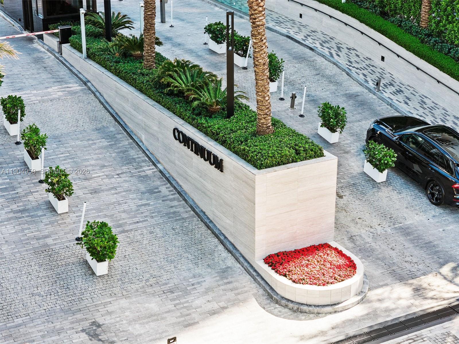 100 S Pointe Dr # 3203