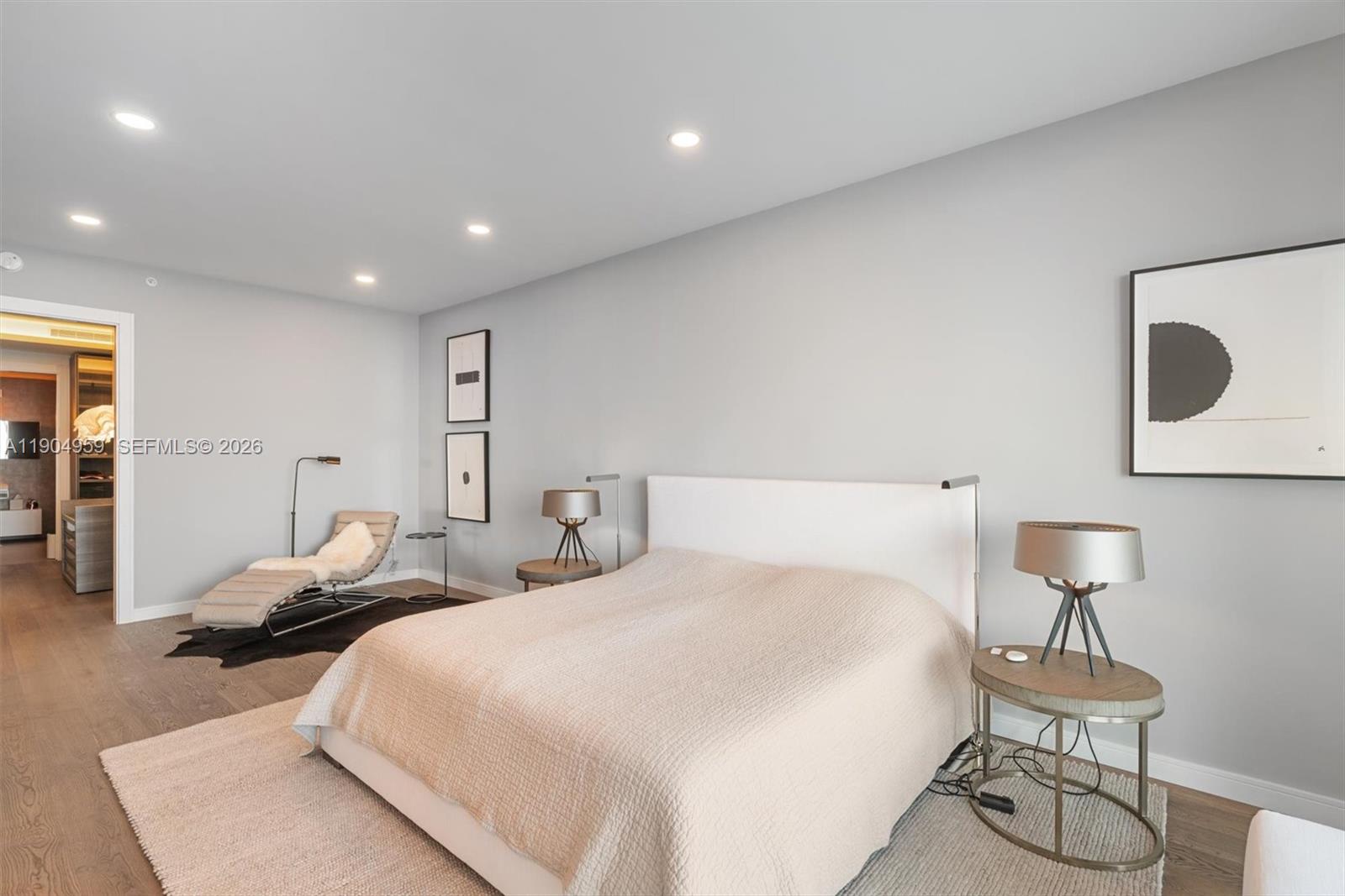 100 S Pointe Dr # 3203