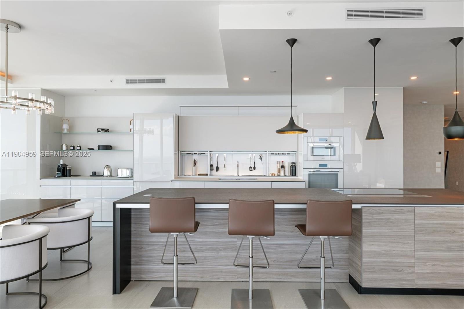 100 S Pointe Dr # 3203