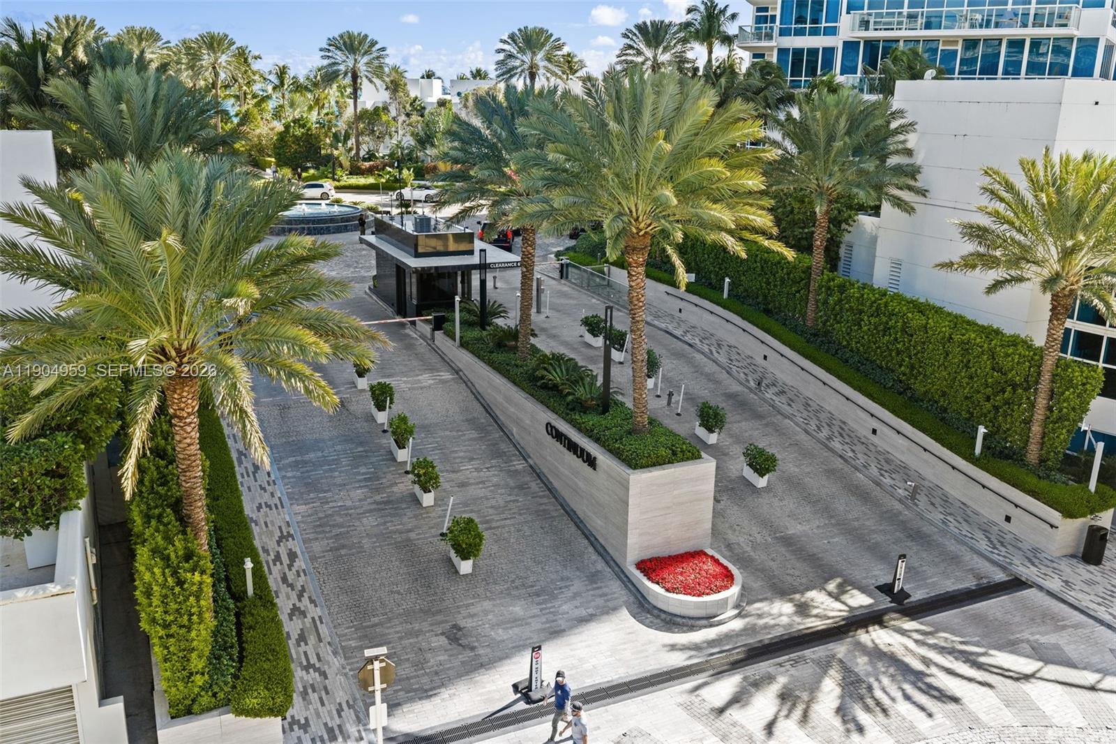 100 S Pointe Dr # 3203