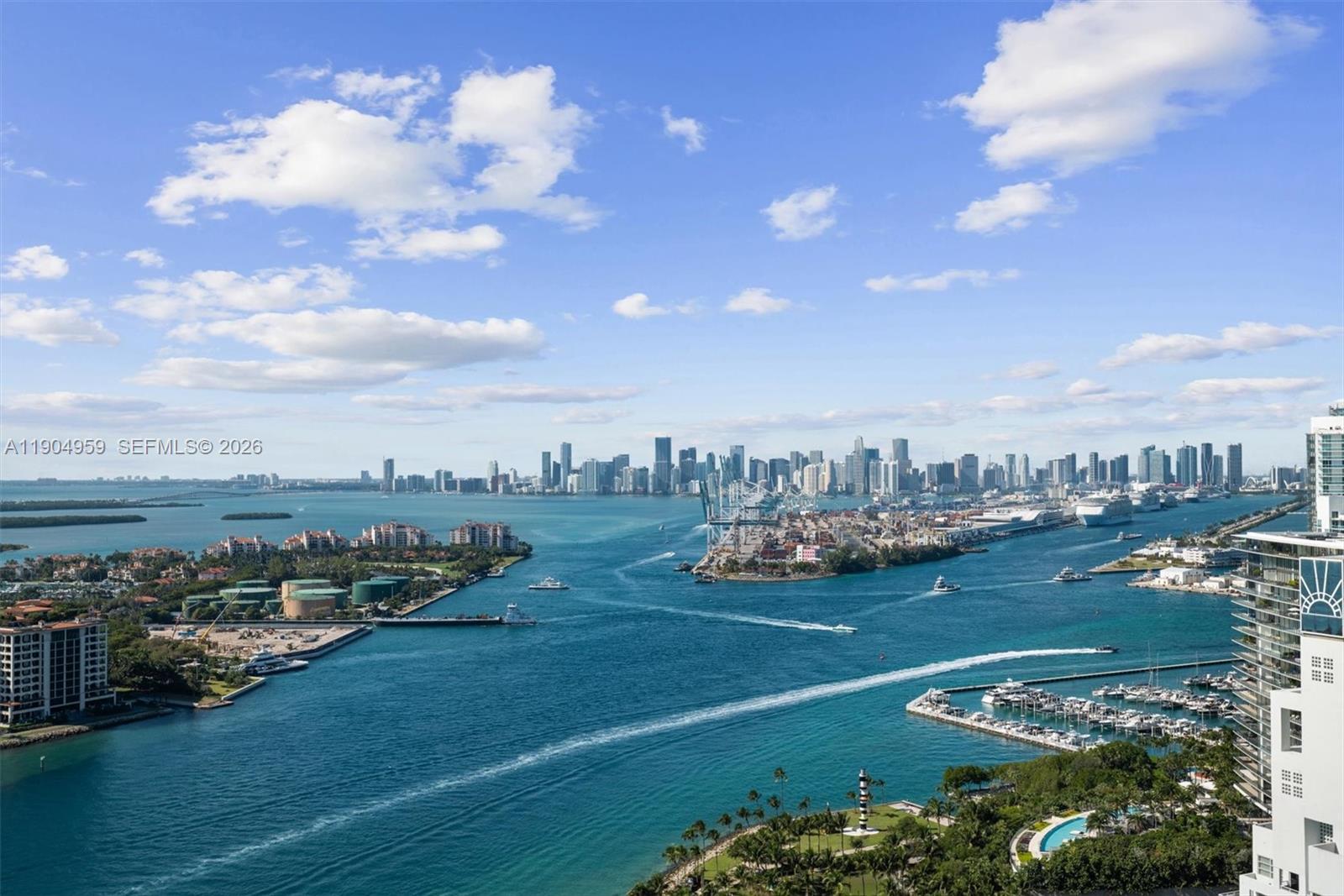 100 S Pointe Dr # 3203