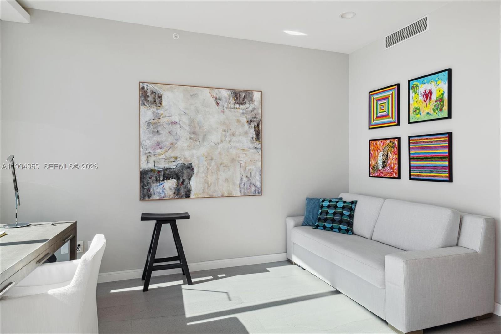 100 S Pointe Dr # 3203