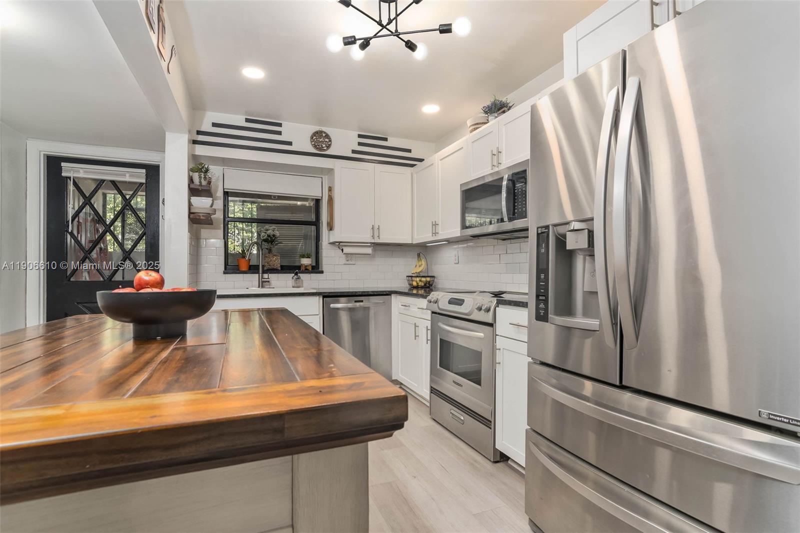 1603 NE 105th St # 9 Unit: 3-9