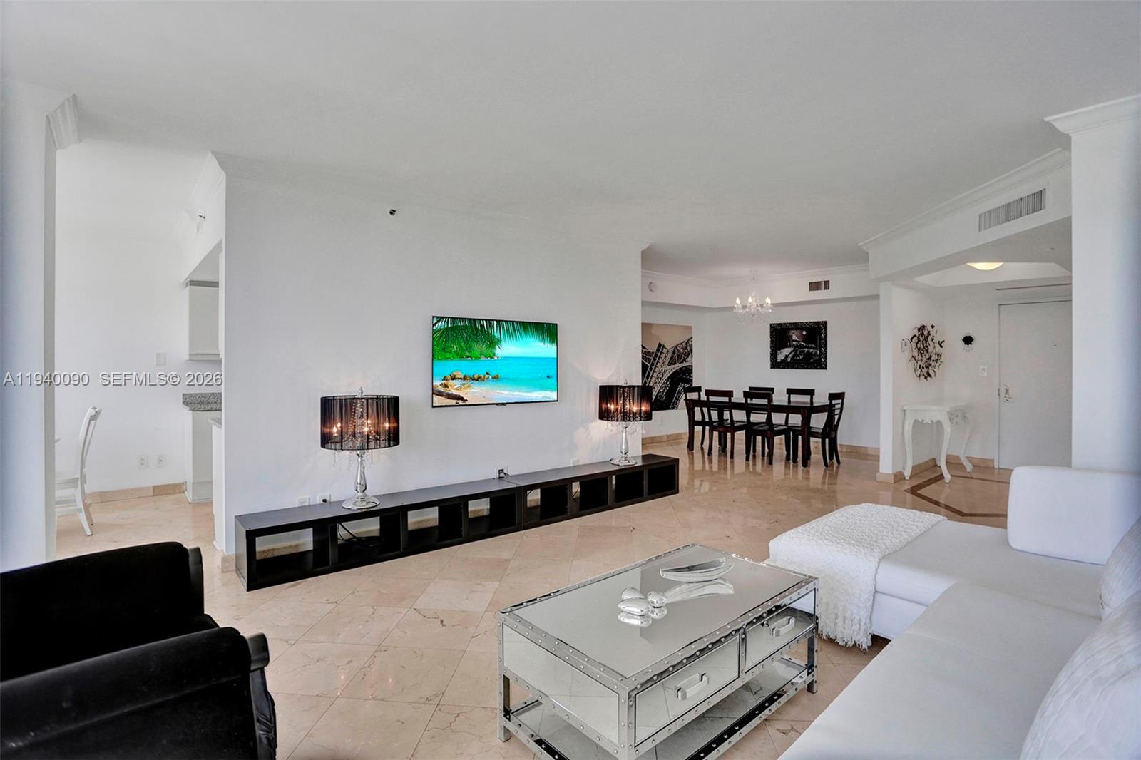 7000 Island Blvd # 808