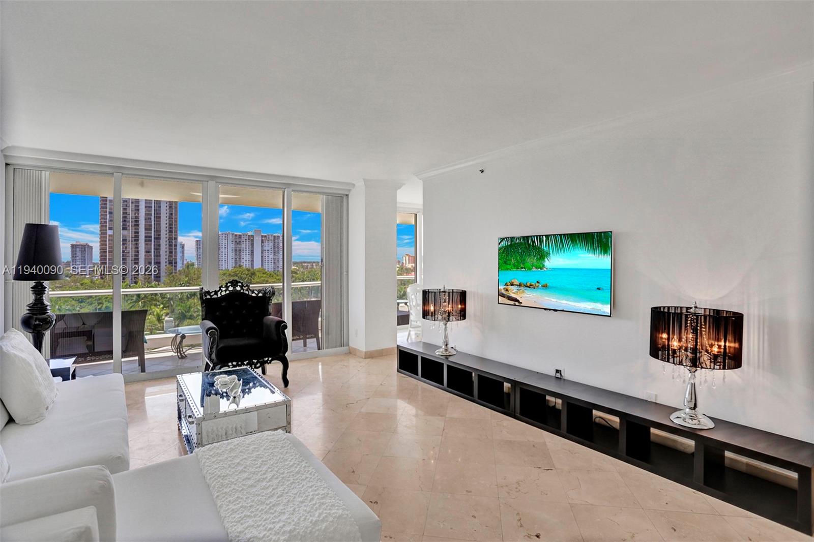 7000 Island Blvd # 808