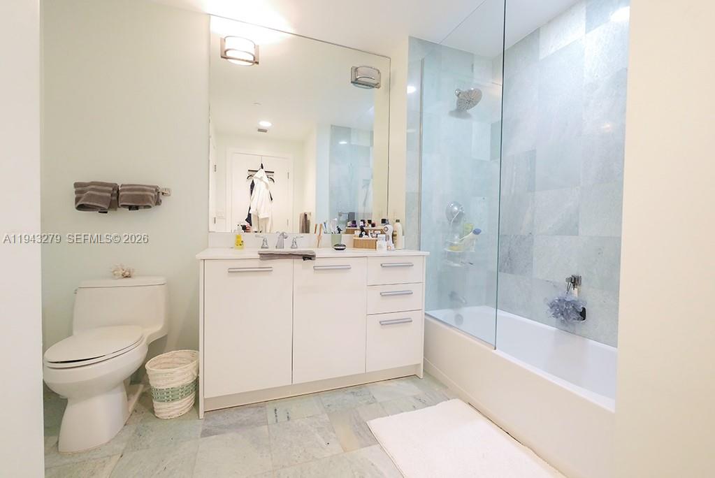 1050 Brickell Ave # 3206