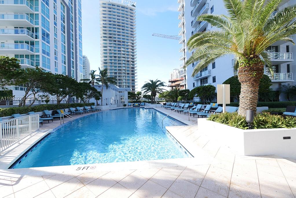 1050 Brickell Ave # 3206