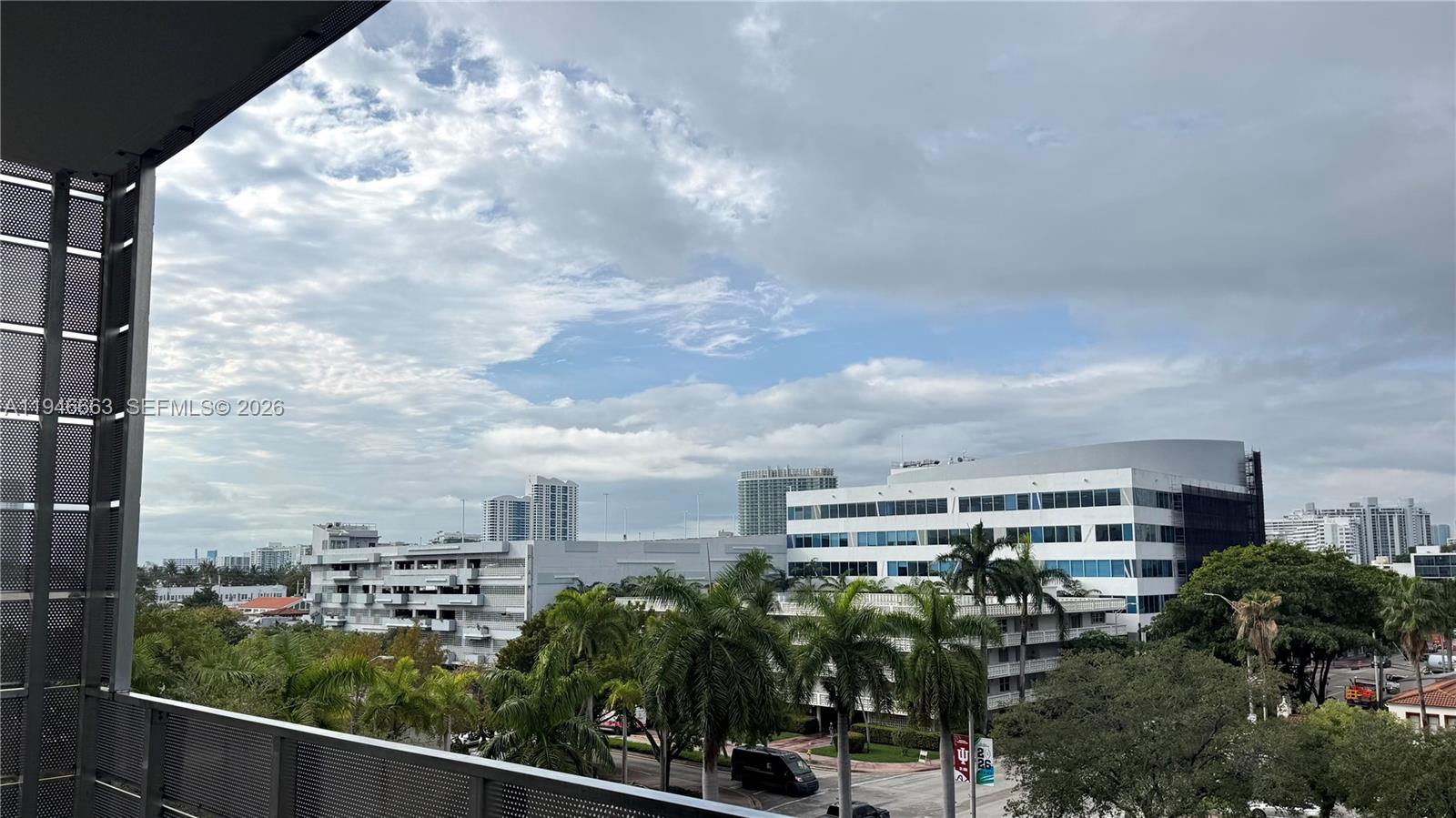 1700 Meridian Ave # 506