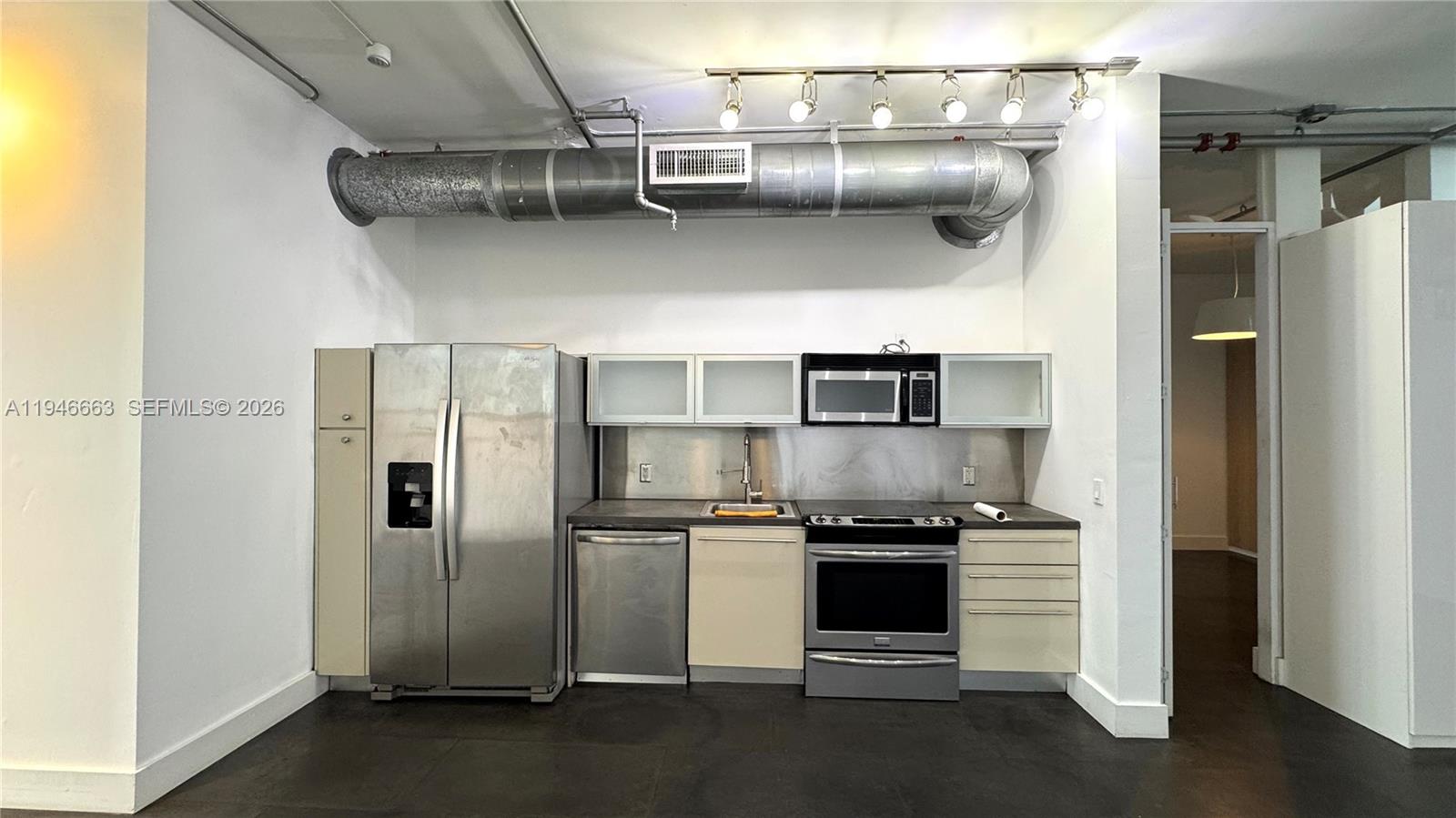 1700 Meridian Ave # 506