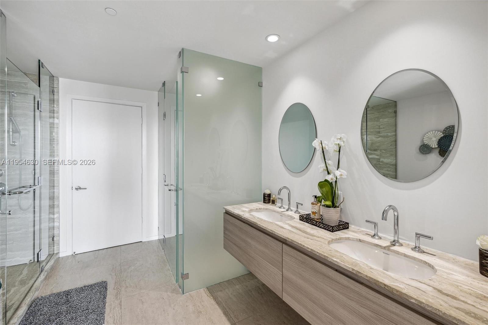 2900 NE 7th Ave # 4208