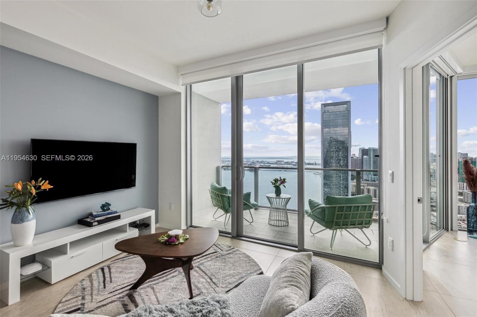 2900 NE 7th Ave # 4208