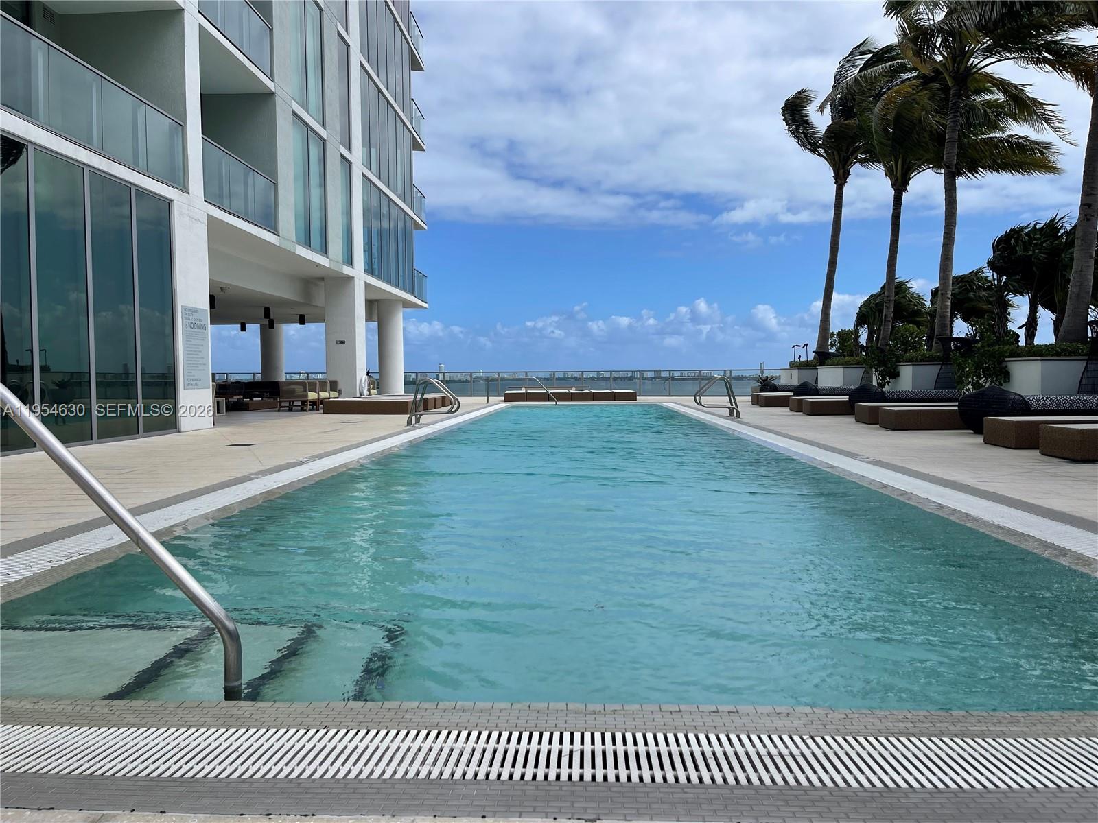 2900 NE 7th Ave # 4208