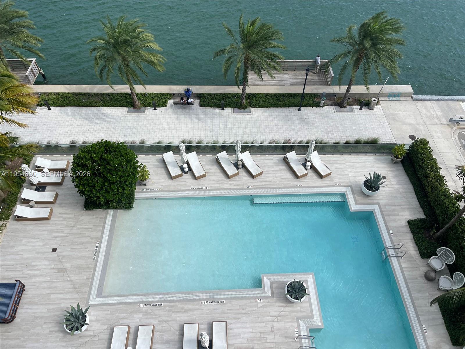 2900 NE 7th Ave # 4208