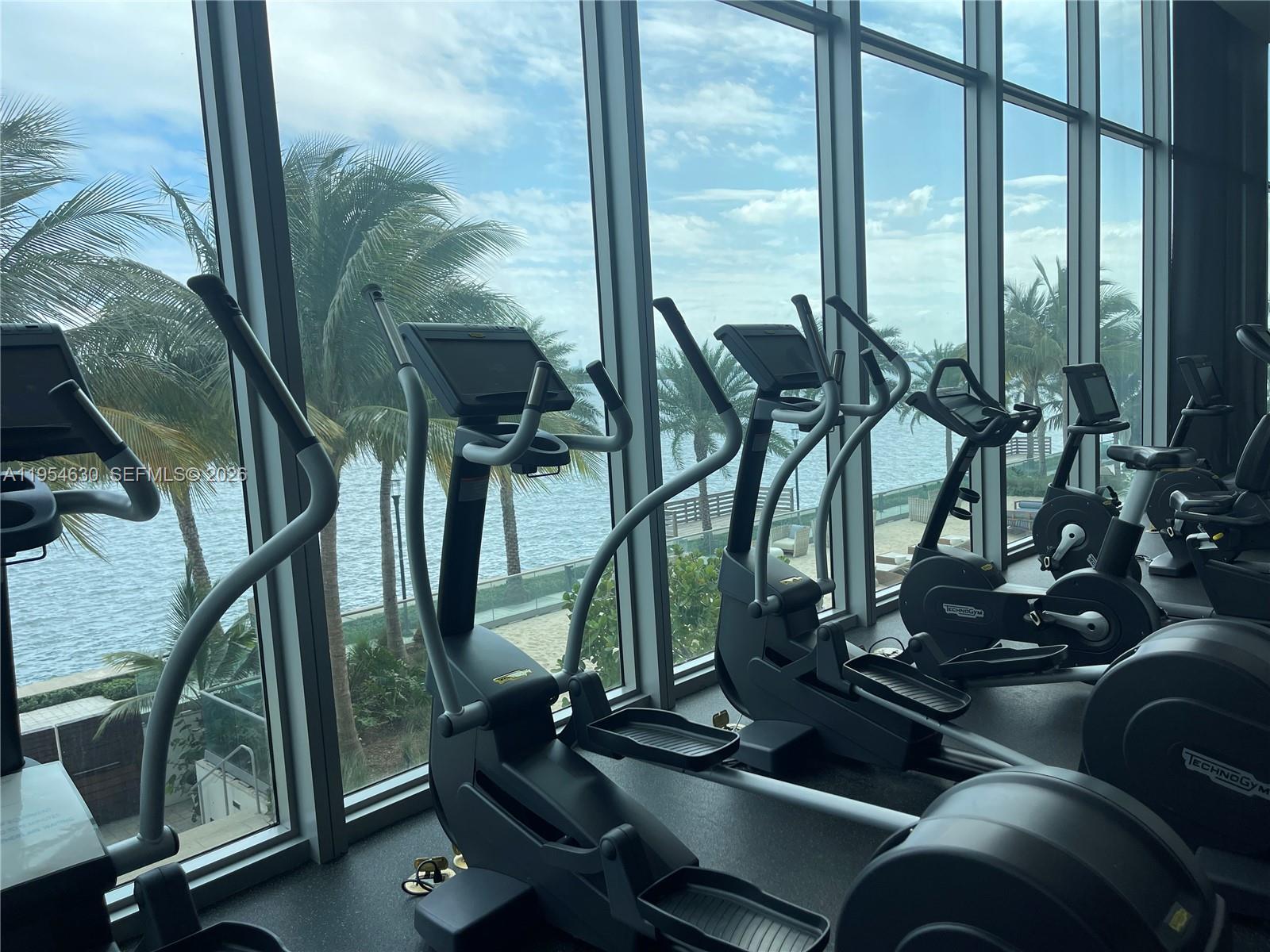 2900 NE 7th Ave # 4208