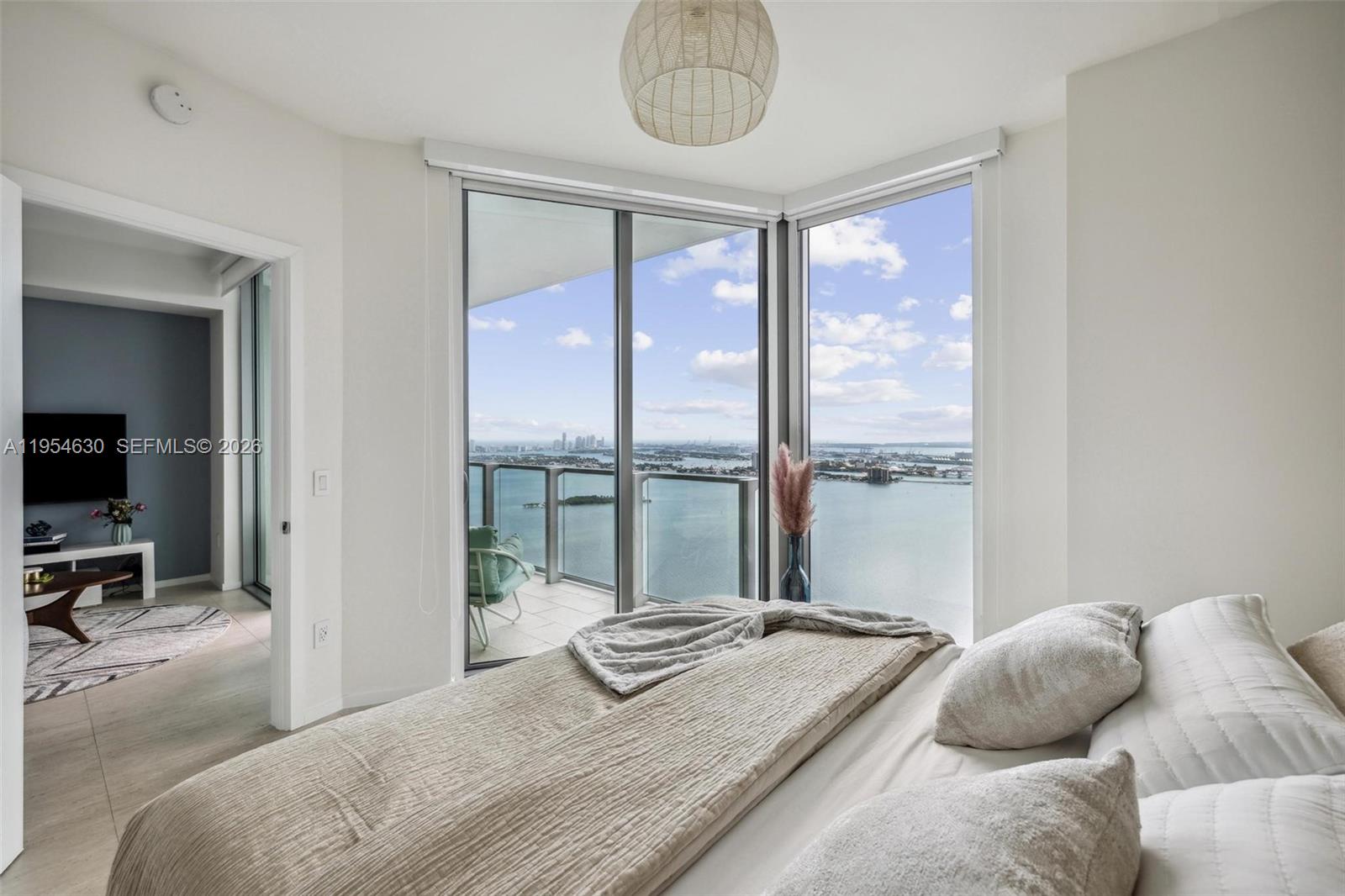 2900 NE 7th Ave # 4208