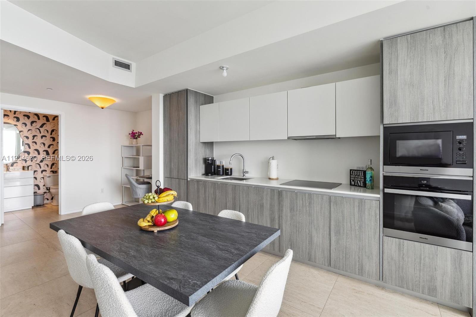 2900 NE 7th Ave # 4208