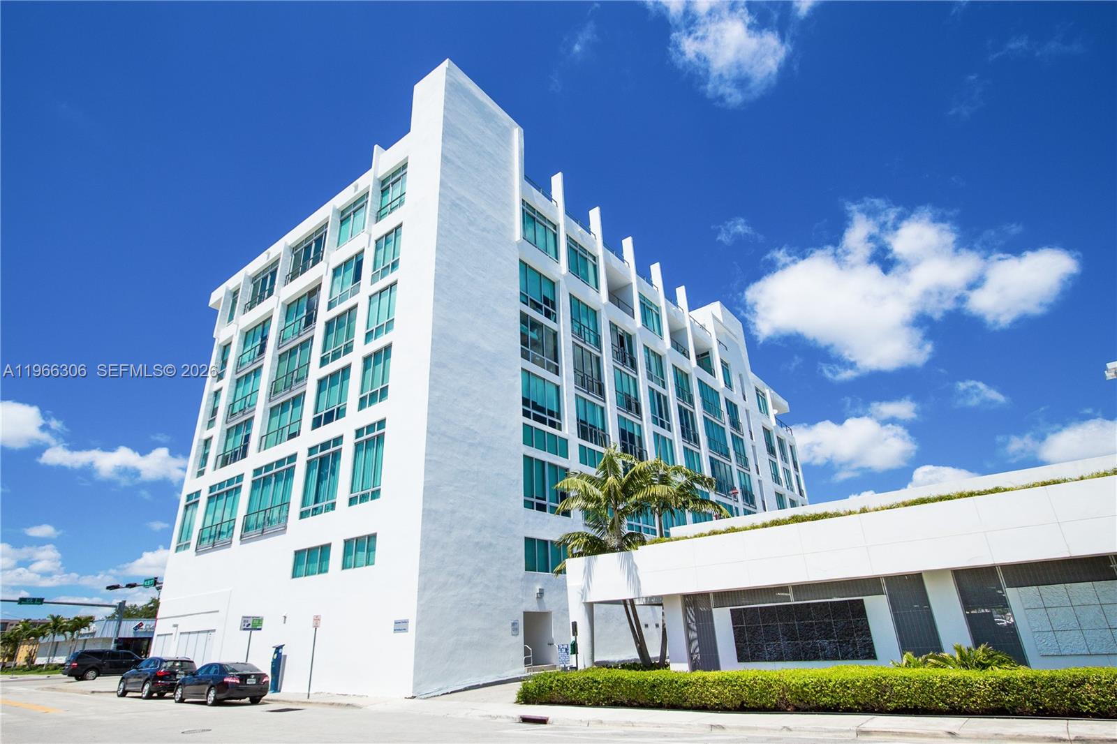 8101 Biscayne Blvd # 613 Unit: R-613