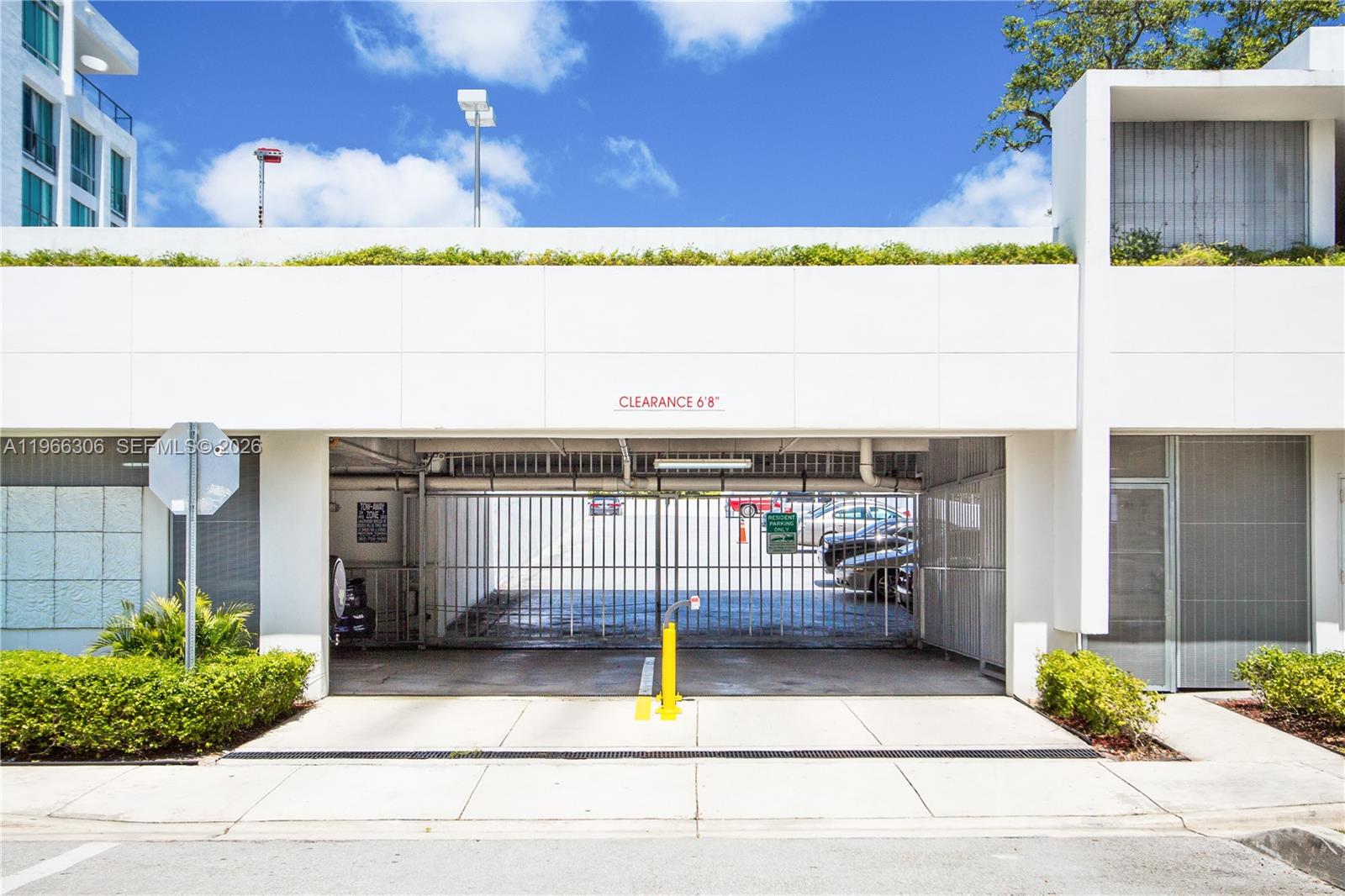 8101 Biscayne Blvd # 613 Unit: R-613