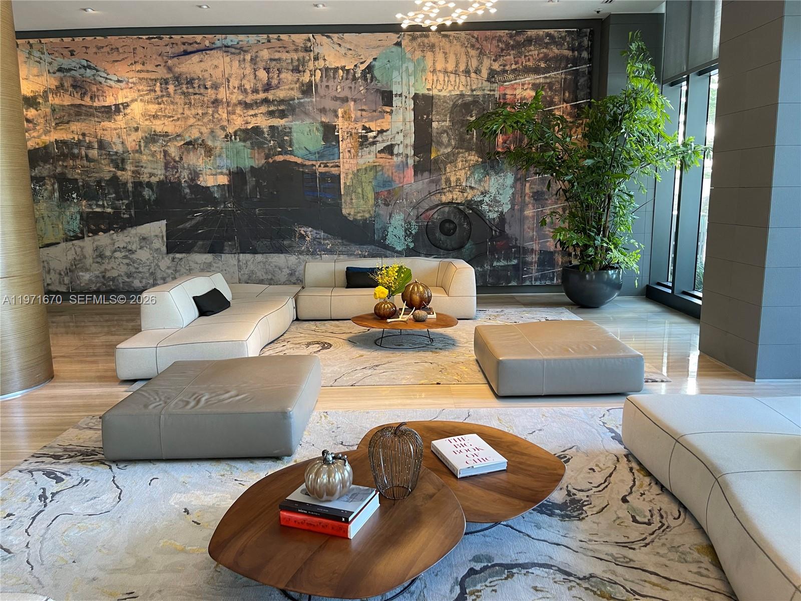 460 NE 28th St # 3906