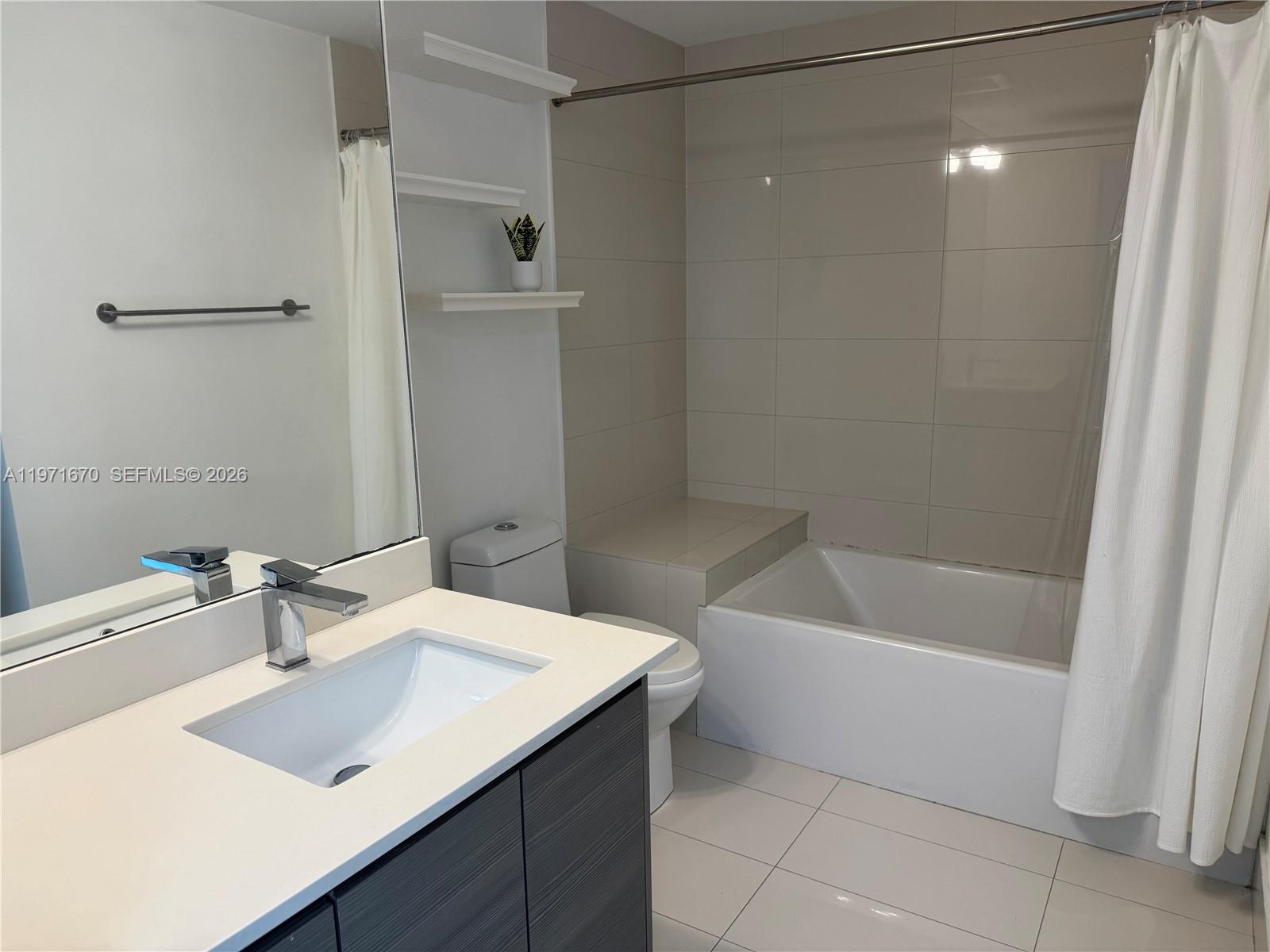 460 NE 28th St # 3906