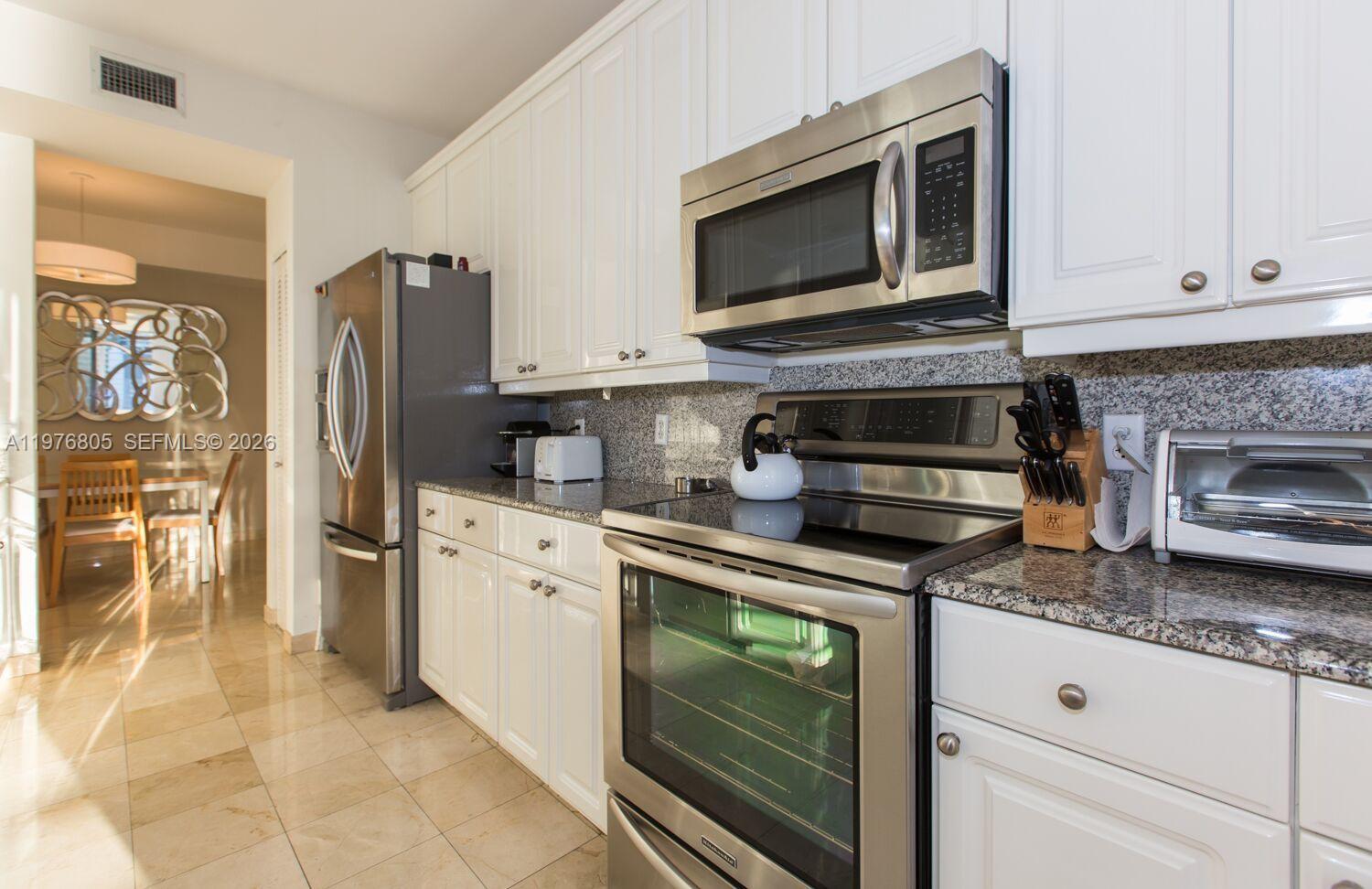 888 Brickell Key Dr # 804