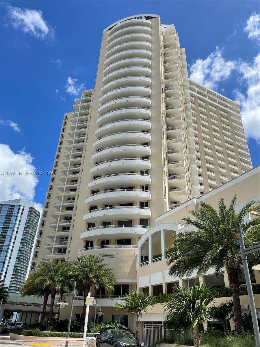888 Brickell Key Dr # 804